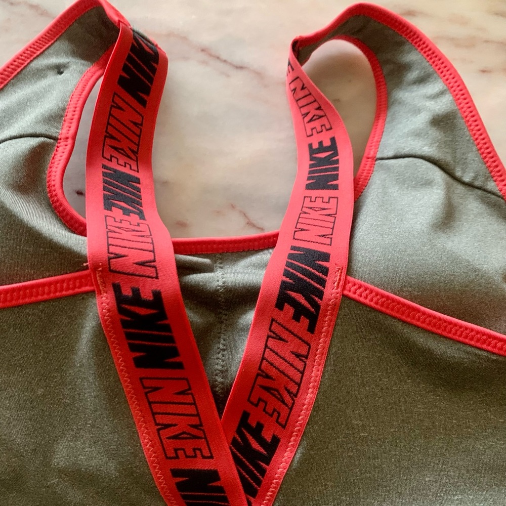 Nike Sports Bra!! Size XL_ NWT - Picture 5 of 10